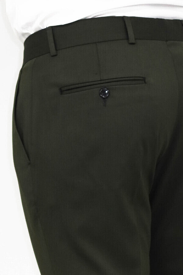 Pantalones de hombre de corte entallado y lisos de color verde - Wessi