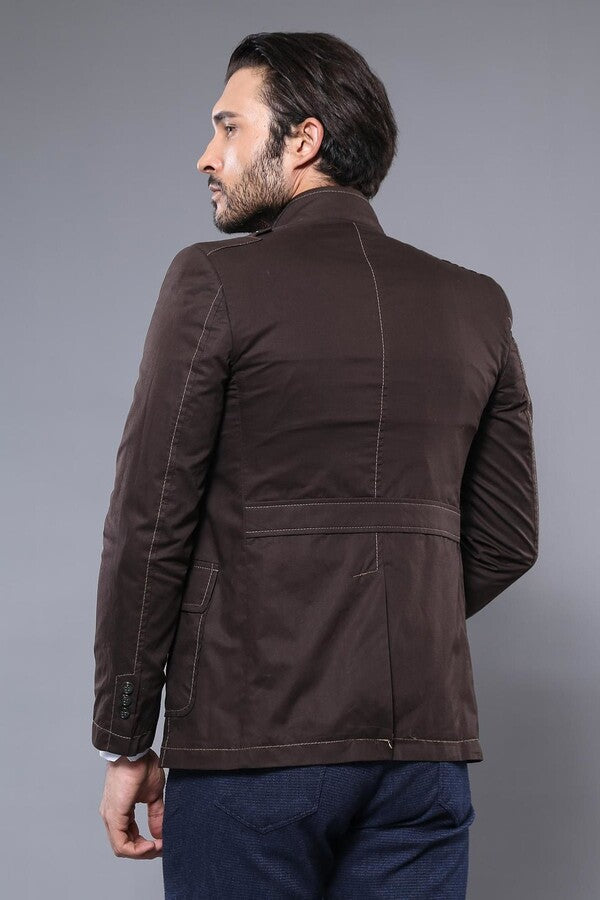 Gabardina marrón con cuello alto para hombre - Wessi